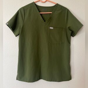 FIGS Catarina - One-Pocket Scrub Top Olive Green Small